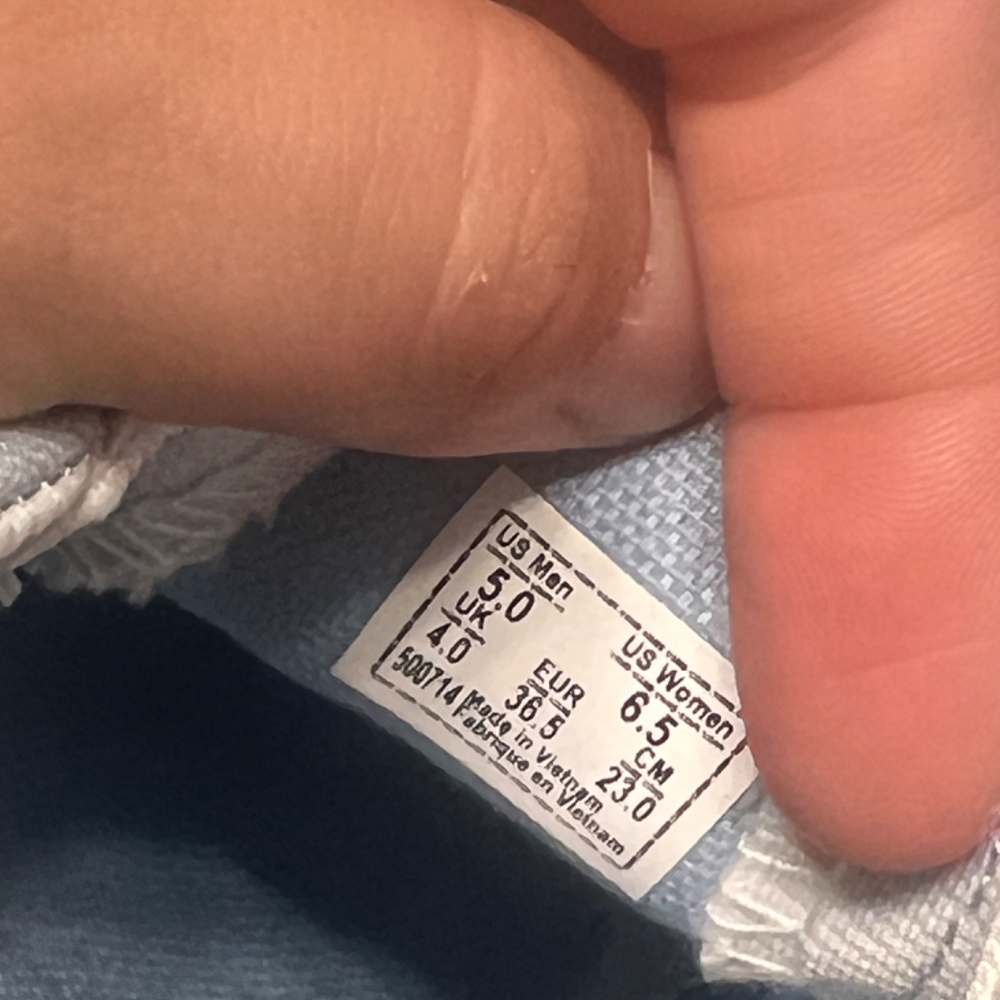 Vans - Picture 7 of 7